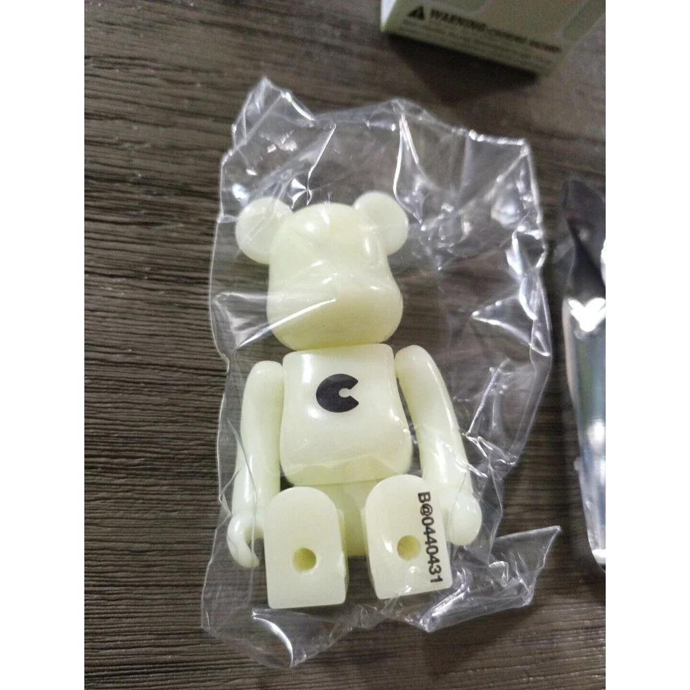 Bearbrick 100% Series 44 Basic C Glow Open Box